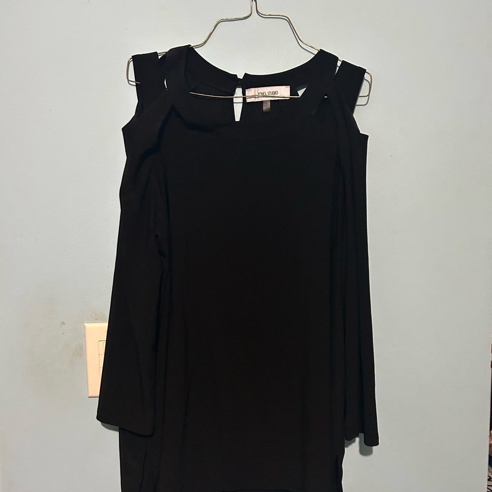 Jones Studio Black Cold Shoulder Blouse
